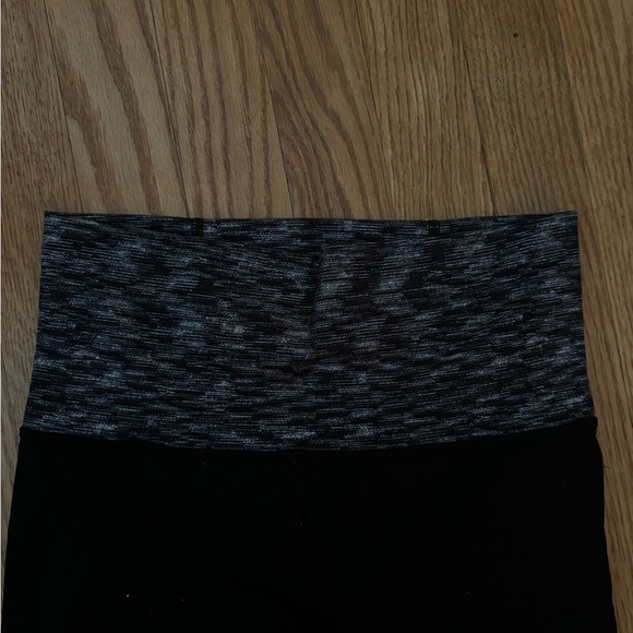 Lululemon yoga pants - Picture 3 of 3